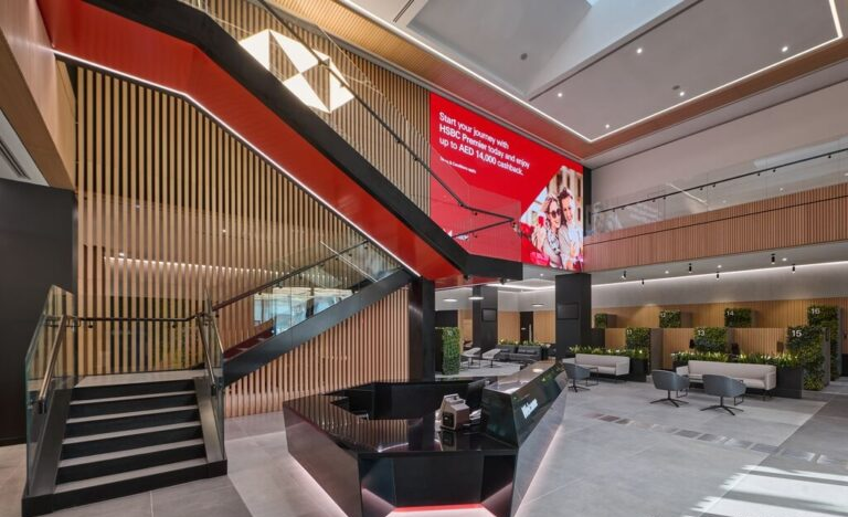 Photo-Credit-HSBC-A-Customer-and-Workplace-Experience-that-Reflects-HSBCs-Vision Photo-Credit-HSBC-A-Customer-and-Workplace-Experience-that-Reflects-HSBCs-Vision